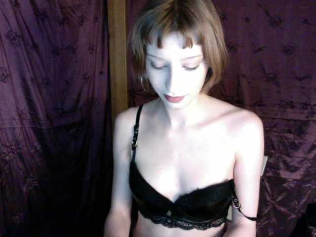 AlexaPleasure live cam on BongaCams