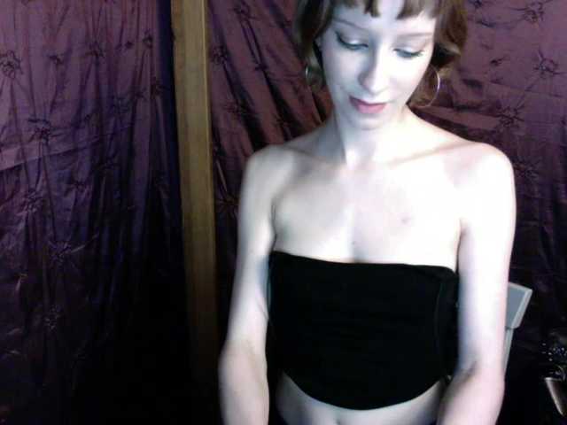 AlexaPleasure live cam on BongaCams