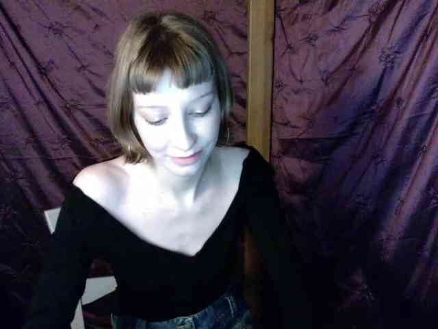 AlexaPleasure webcam