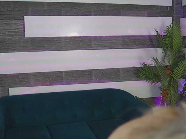 le modèle SassyIvana est en webcam porno dans un show sur le site bongacams, il possède les tags suivants: White/Caucasian,Blonde,Shaved