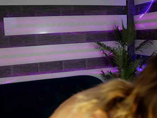 SassyIvana webcam