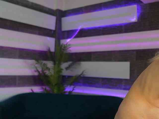 SassyIvana webcam