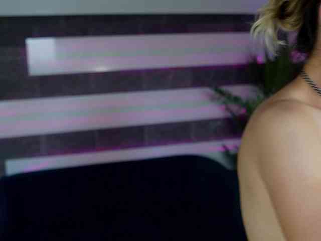 SassyIvana webcam