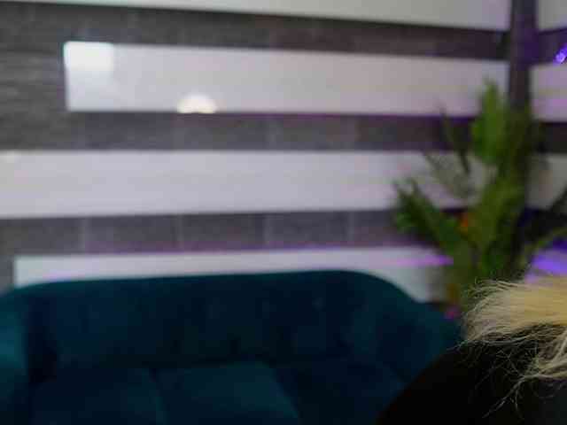 SassyIvana webcam