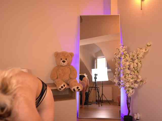 SassyIvana webcam