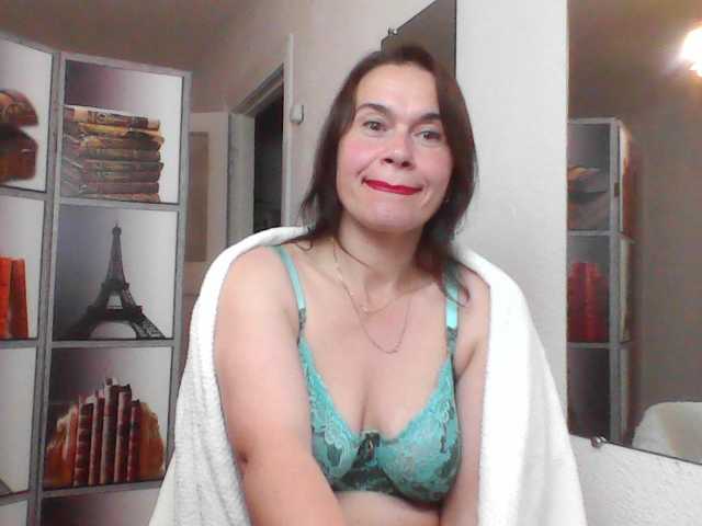 HelenMoo live cam on BongaCams