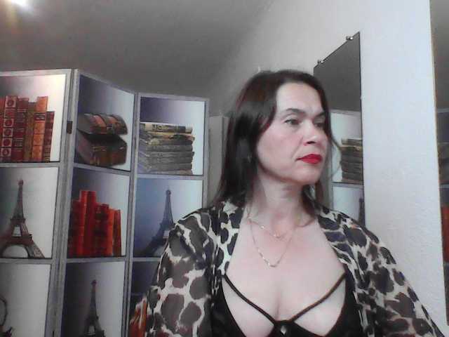 HelenMoo live cam on BongaCams