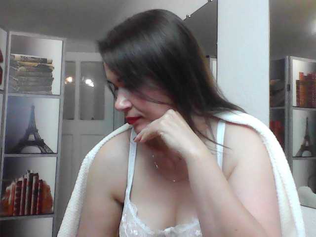 HelenMoo live cam on BongaCams