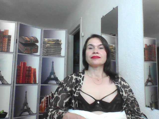 HelenMoo live cam on BongaCams