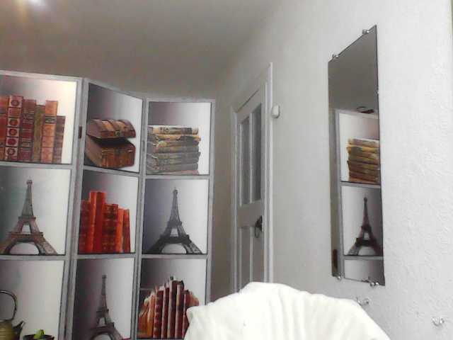 HelenMoo, live now on BongaCams