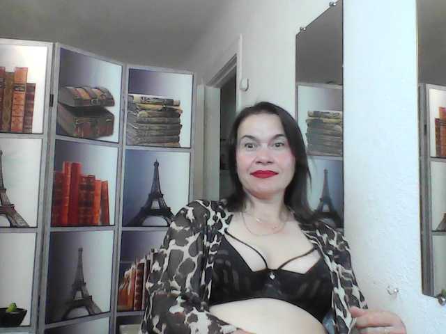 HelenMoo live cam on BongaCams