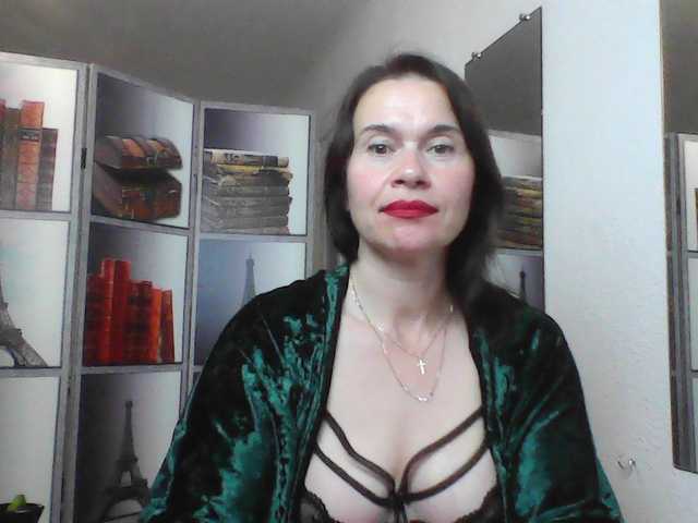 HelenMoo live cam on BongaCams