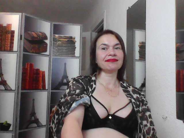 HelenMoo live cam on BongaCams