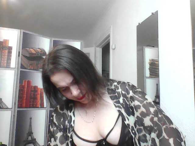 HelenMoo live cam preview