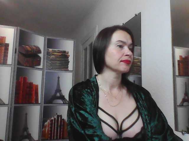 HelenMoo live cam on BongaCams