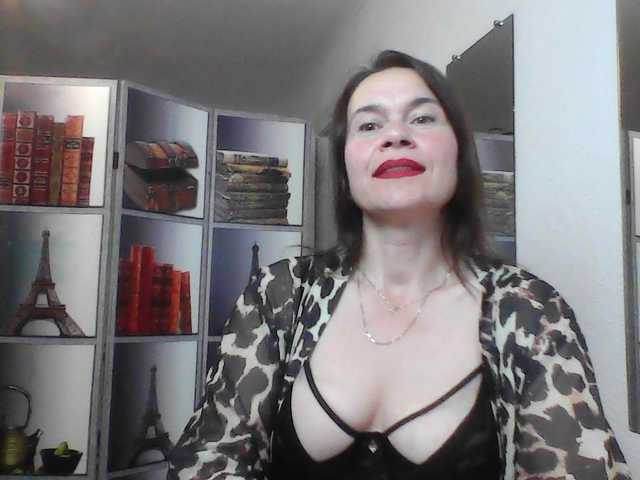 HelenMoo live cam on BongaCams