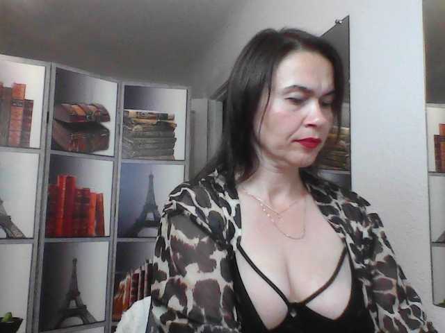 HelenMoo live cam on BongaCams
