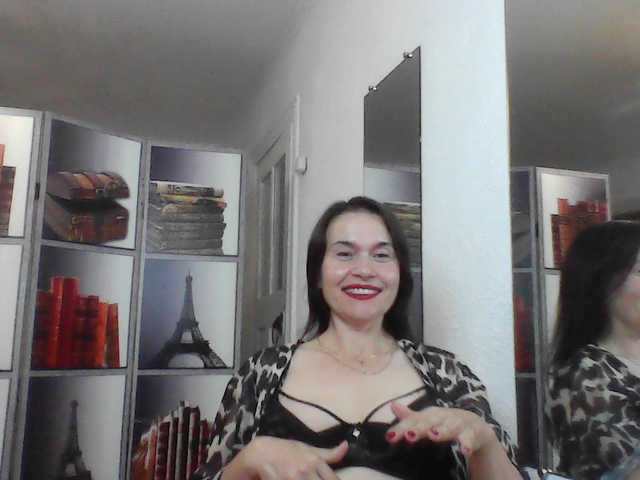 HelenMoo live cam on BongaCams
