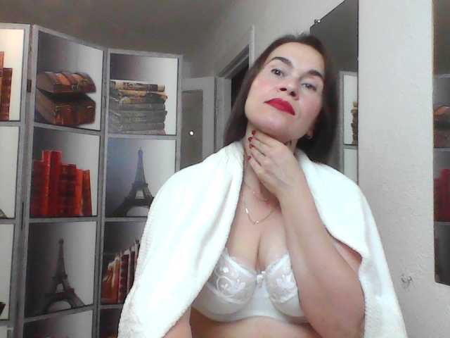 HelenMoo live cam on BongaCams