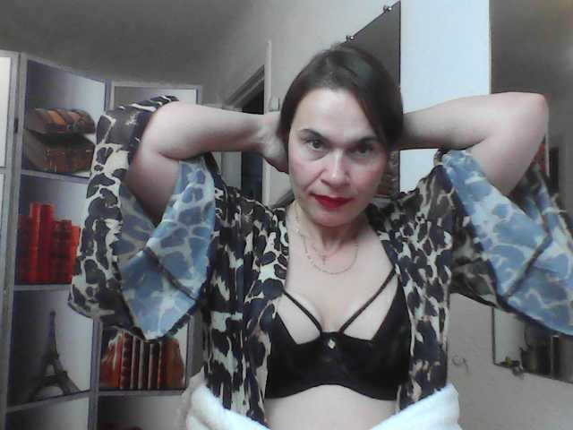 HelenMoo live cam on BongaCams