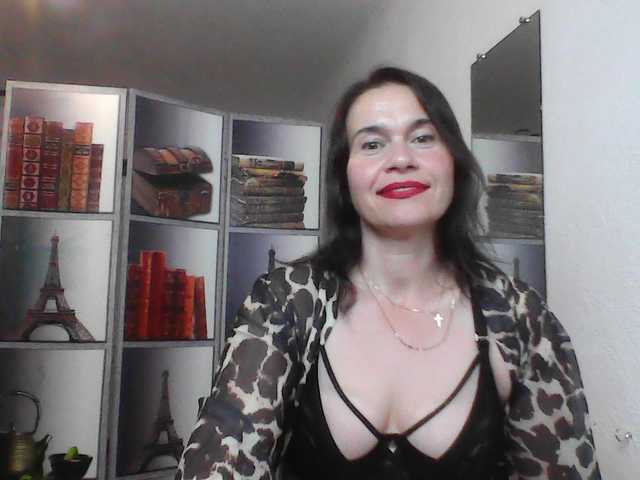 HelenMoo live cam on BongaCams