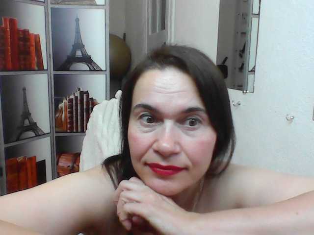 HelenMoo — live female cam