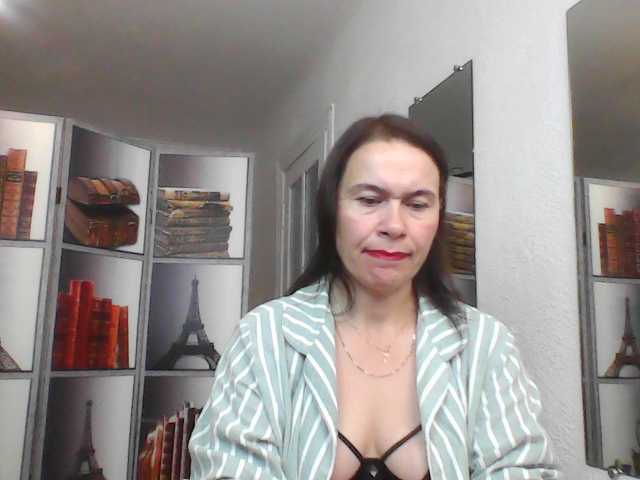 HelenMoo, live now on BongaCams