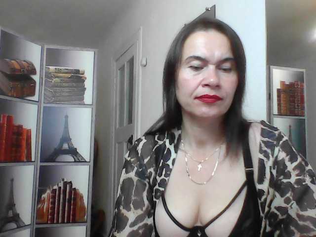 HelenMoo — live female cam