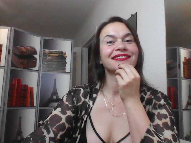 HelenMoo live cam on BongaCams