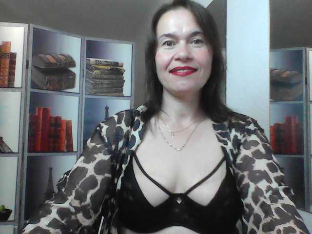 HelenMoo live cam on BongaCams