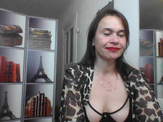 HelenMoo live cam preview