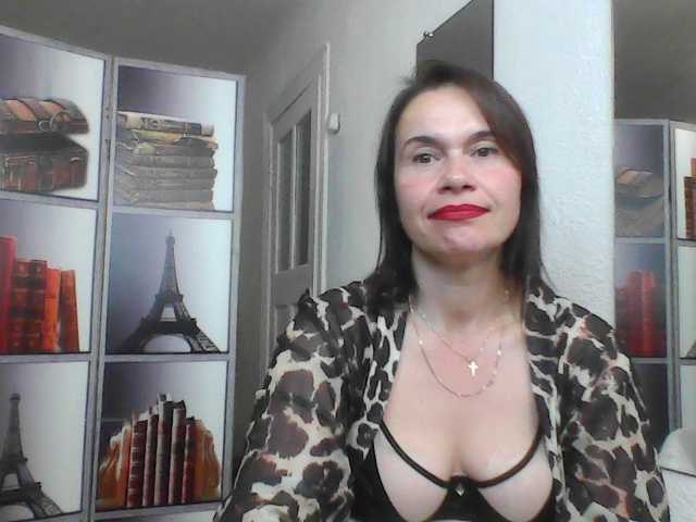 HelenMoo live cam on BongaCams