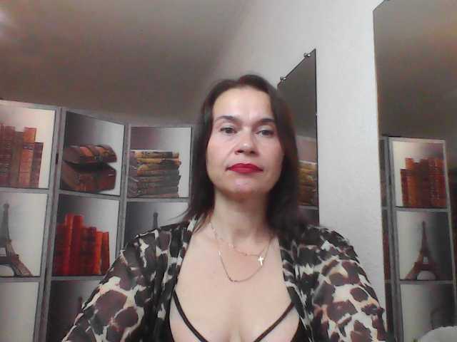 HelenMoo live cam on BongaCams