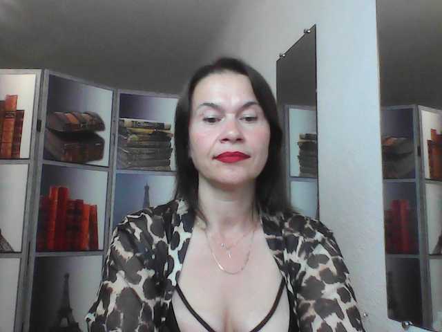 HelenMoo live webcam show