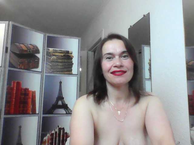 HelenMoo — live female cam