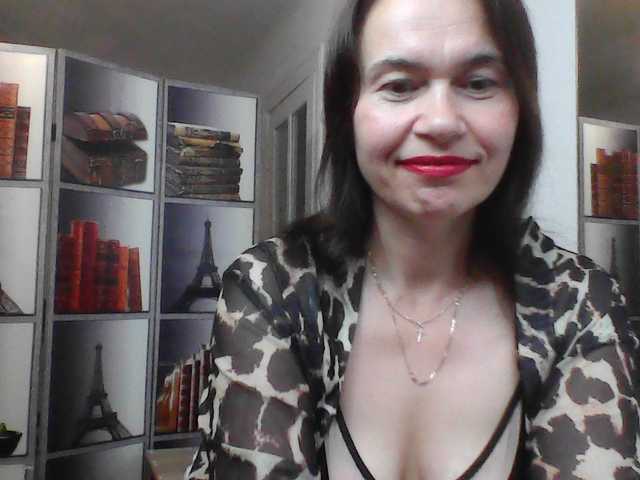 le modèle HelenMoo est en webcam porno dans un show sur le site bongacams, il possède les tags suivants: White/Caucasian,Brunette,Trimmed