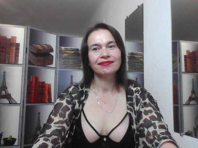HelenMoo live cam on BongaCams