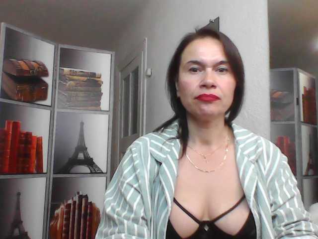HelenMoo live cam on BongaCams
