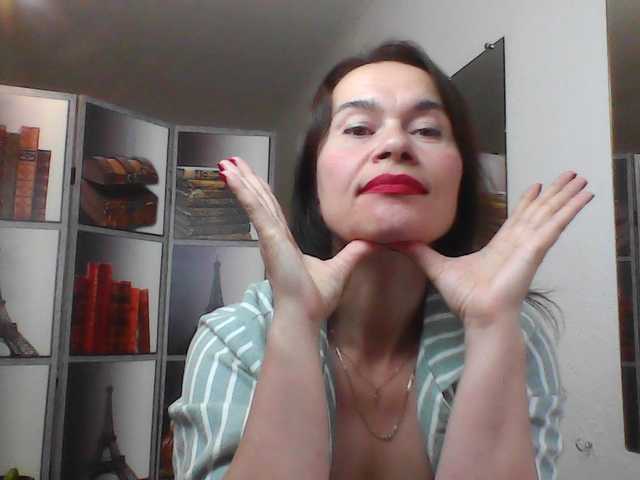 HelenMoo live cam on BongaCams