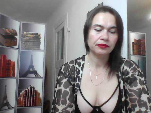 HelenMoo — live female cam