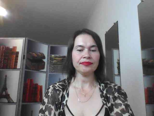 HelenMoo Live Webcam on BongaCams