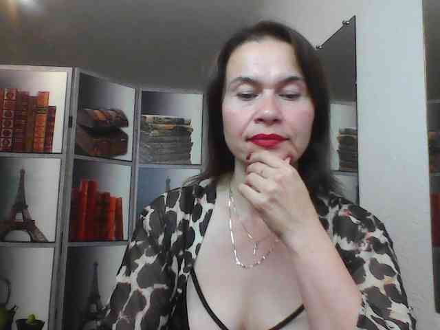 HelenMoo Live Webcam on BongaCams