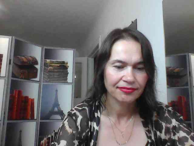 HelenMoo Live Webcam on BongaCams