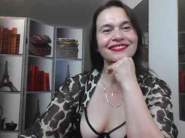 HelenMoo Live Webcam on BongaCams