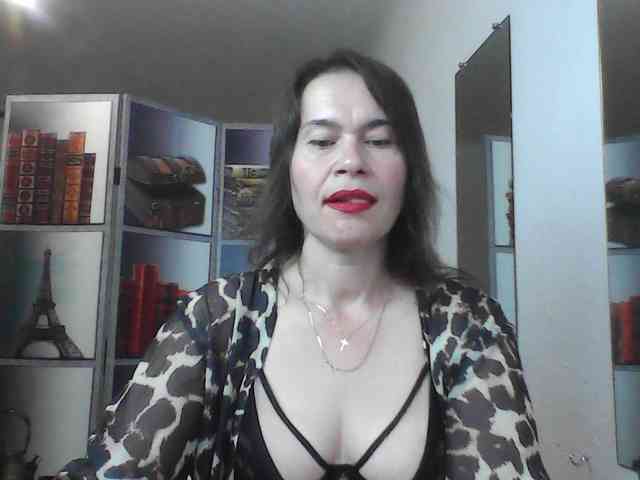 HelenMoo Live Webcam on BongaCams