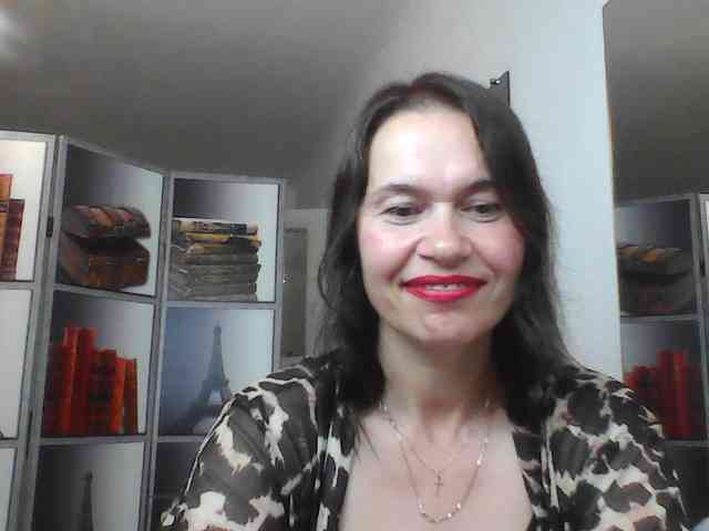 HelenMoo Live Webcam on BongaCams