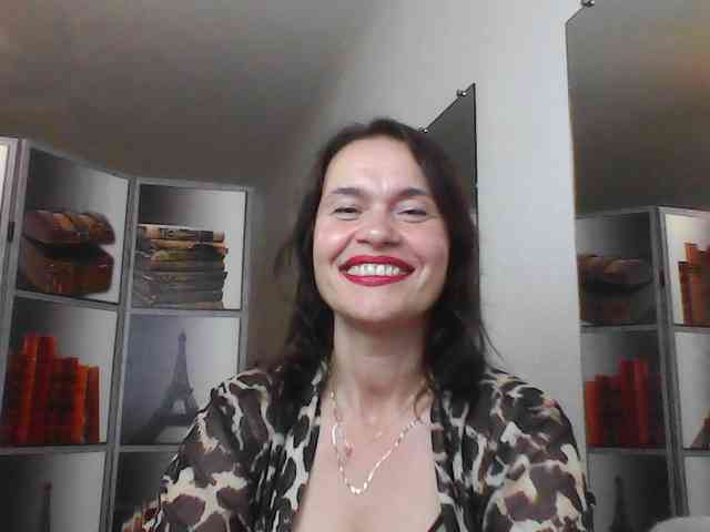 HelenMoo Live Webcam on BongaCams