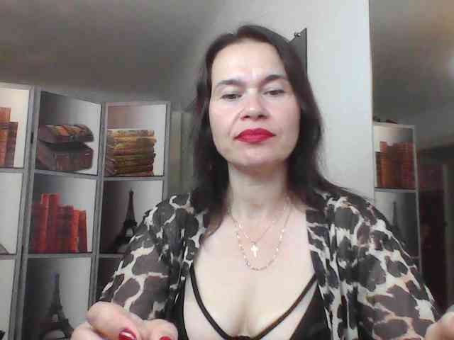 HelenMoo Live Webcam on BongaCams