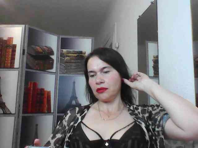 HelenMoo Live Webcam on BongaCams
