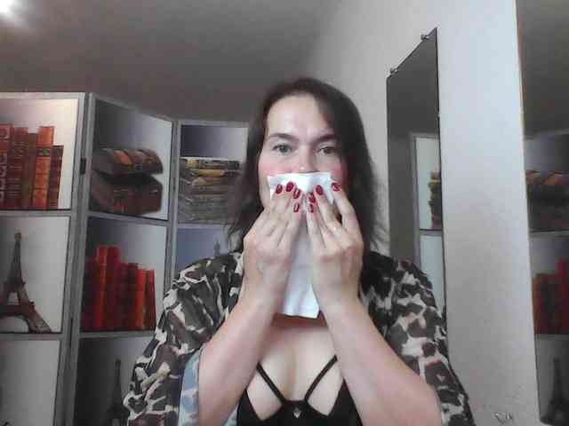 HelenMoo Live Webcam on BongaCams